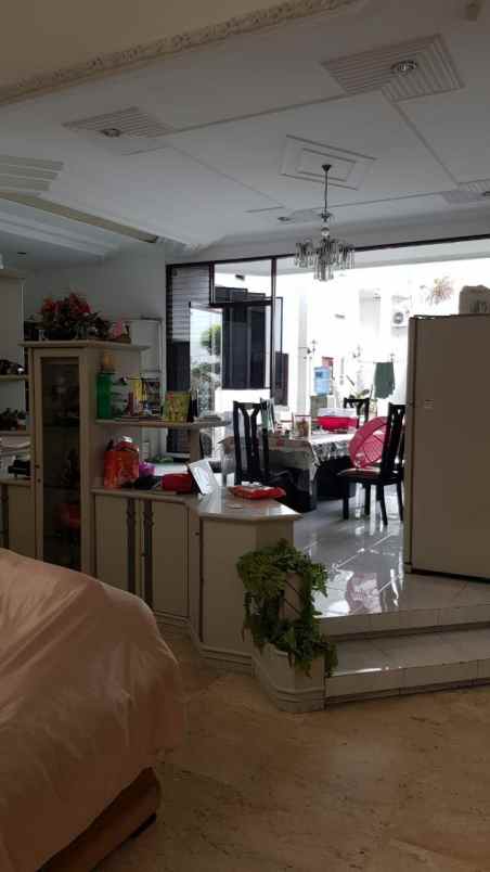 dijual rumah dharmahusada indah