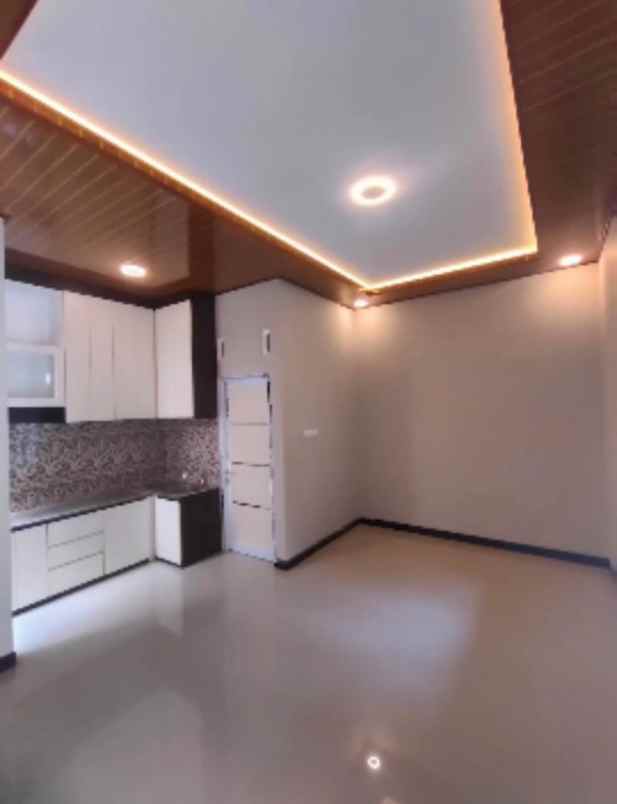 dijual rumah di baturan solo