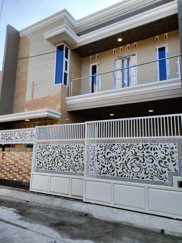 dijual rumah di baturan solo