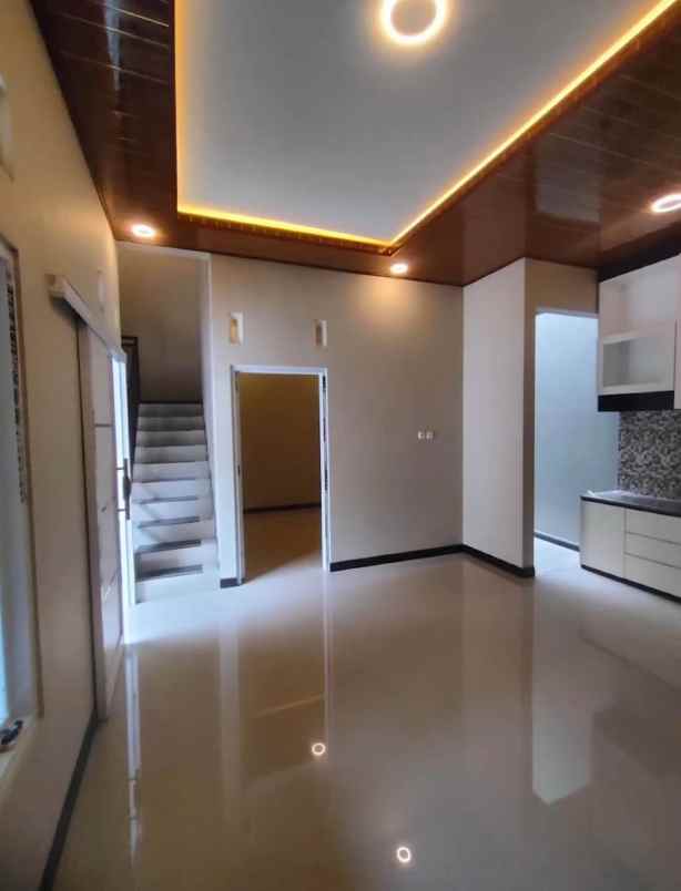 dijual rumah di baturan solo