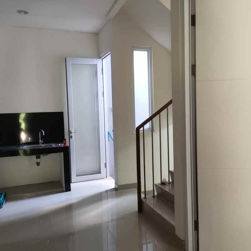 dijual rumah di citragran cbd cibubur