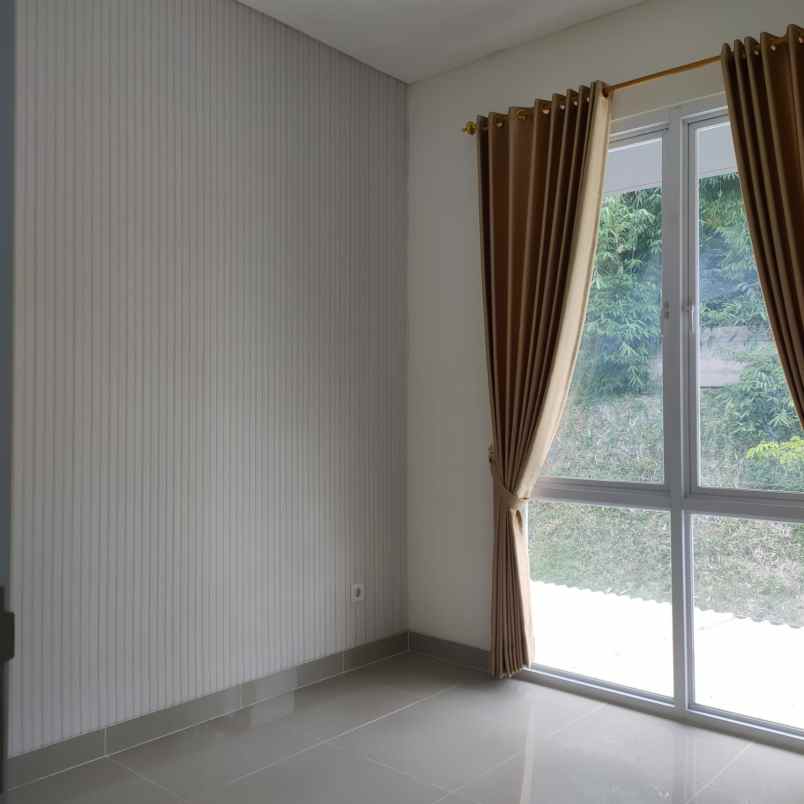 dijual rumah di citragran cbd cibubur