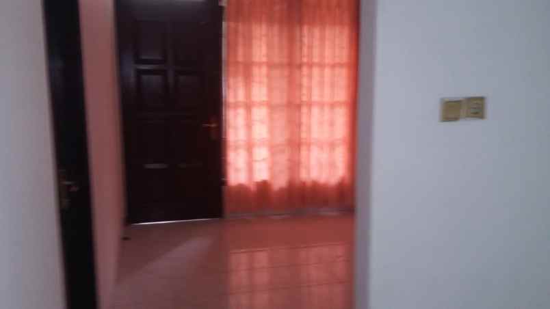 dijual rumah di dekat pasar legi solo