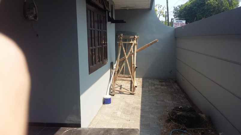 dijual rumah di dekat pasar legi solo