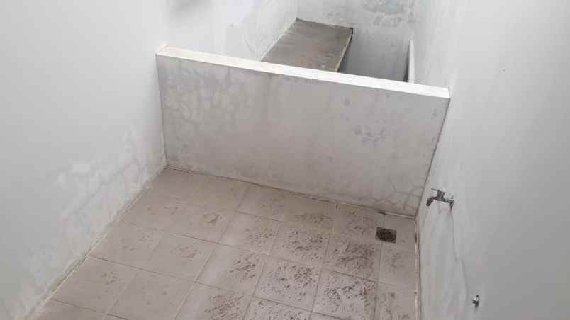 dijual rumah di jalan penumping solo