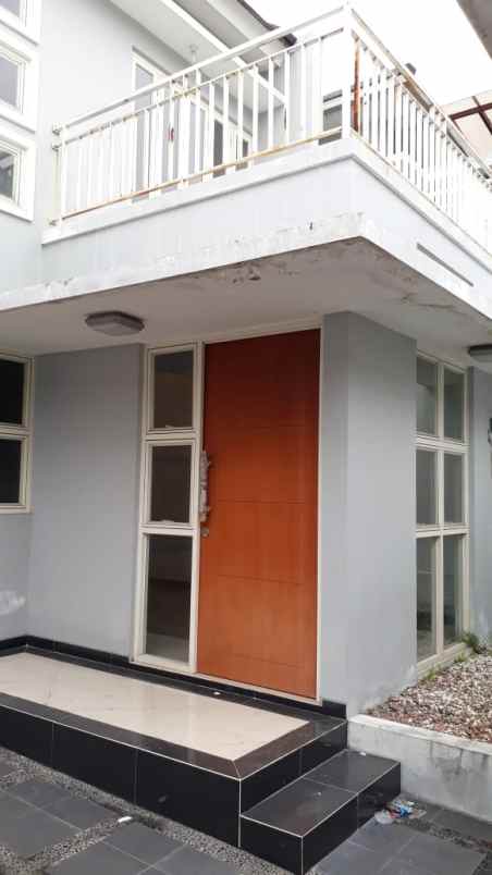 dijual rumah di jalan penumping solo