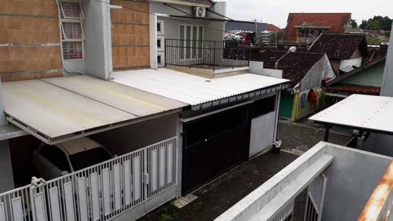 dijual rumah di jalan penumping solo