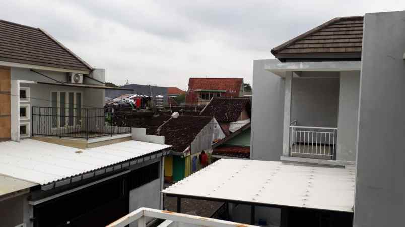 dijual rumah di jalan penumping solo