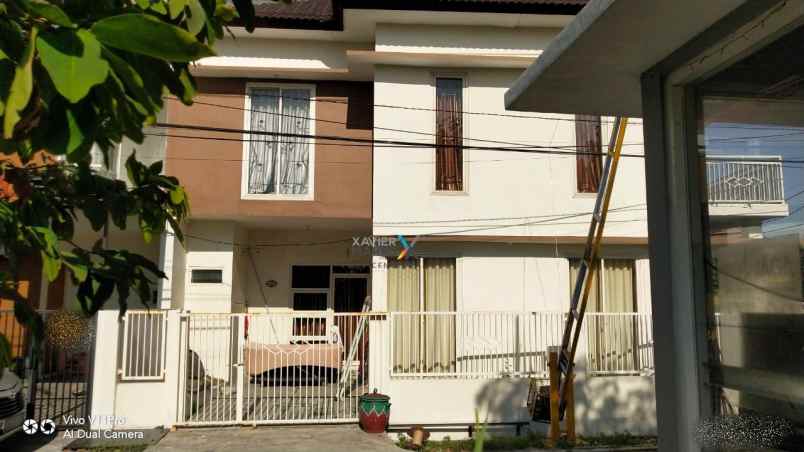 dijual rumah di medokan asri utara 2 lantai