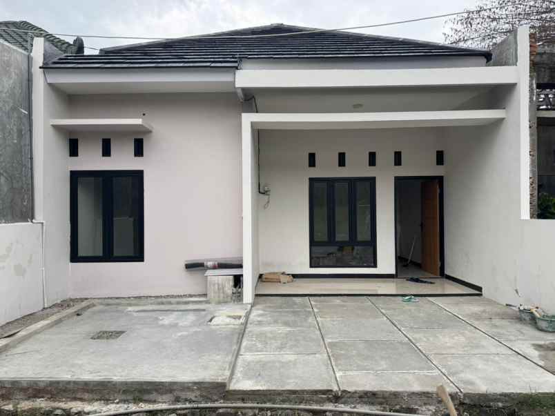 dijual rumah di perum korpri bangetayu semarang