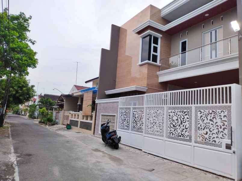 dijual rumah di perum mawar fajar indah solo
