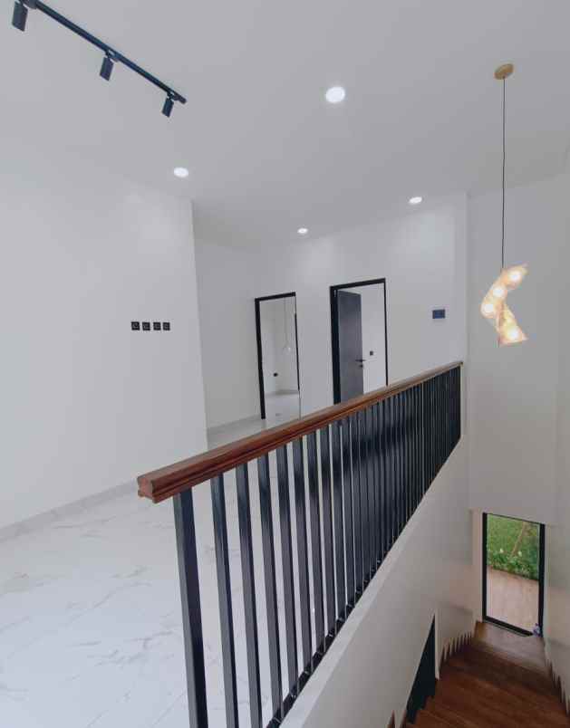 dijual rumah di pesanggrahan jakarta selatan