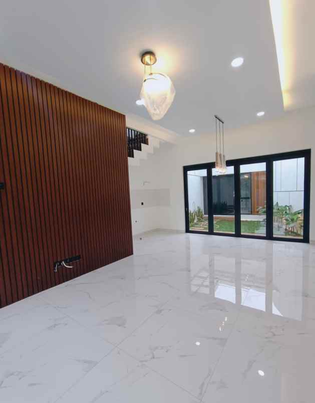 dijual rumah di pesanggrahan jakarta selatan