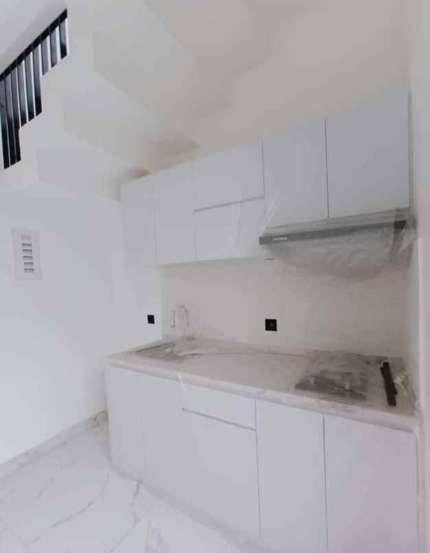 dijual rumah di pesanggrahan jakarta selatan