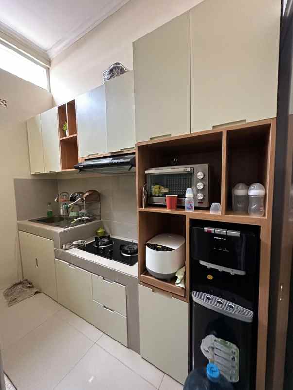 dijual rumah dijual rumah 2 lantai full