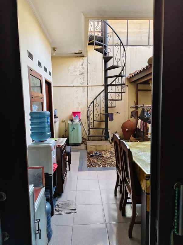 dijual rumah dijual rumah strategis jl