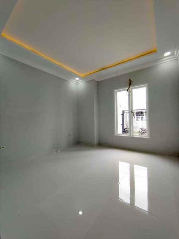 dijual rumah duren sawit