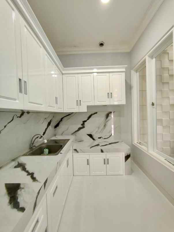 dijual rumah duren sawit