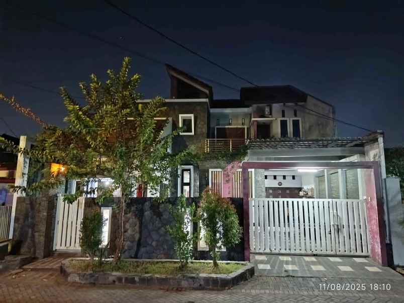dijual rumah gayungsari