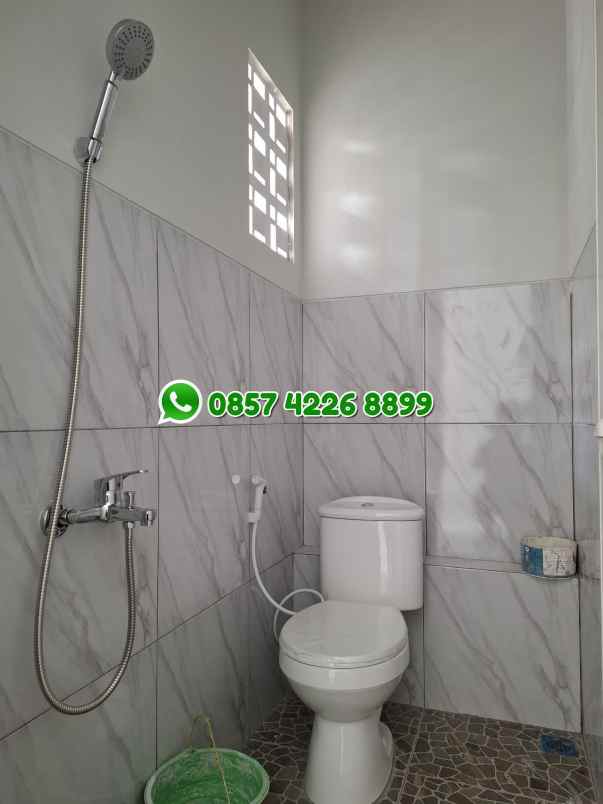 dijual rumah grafika raya