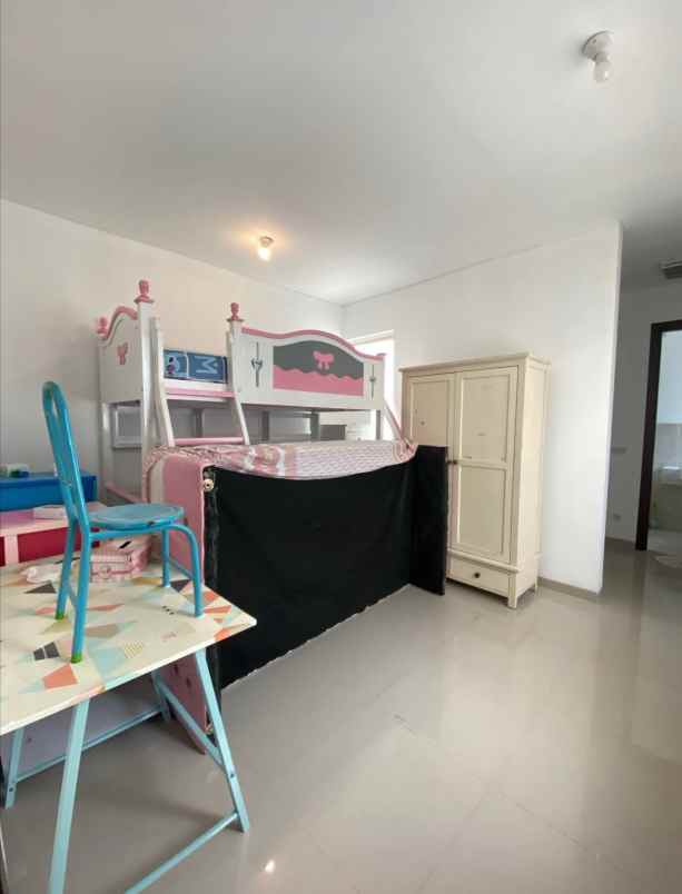 dijual rumah graha natura