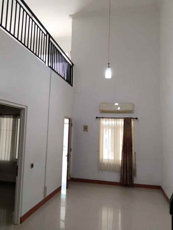 dijual rumah graha wahid