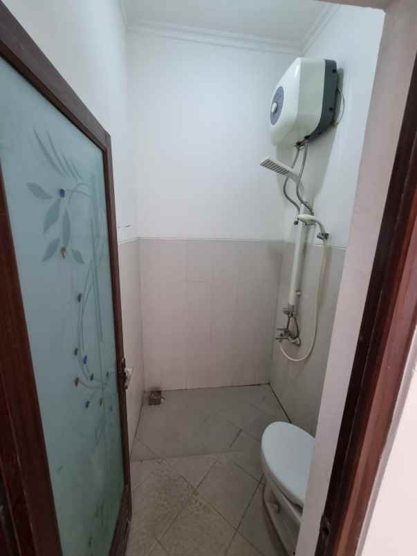 dijual rumah grand pinus regency