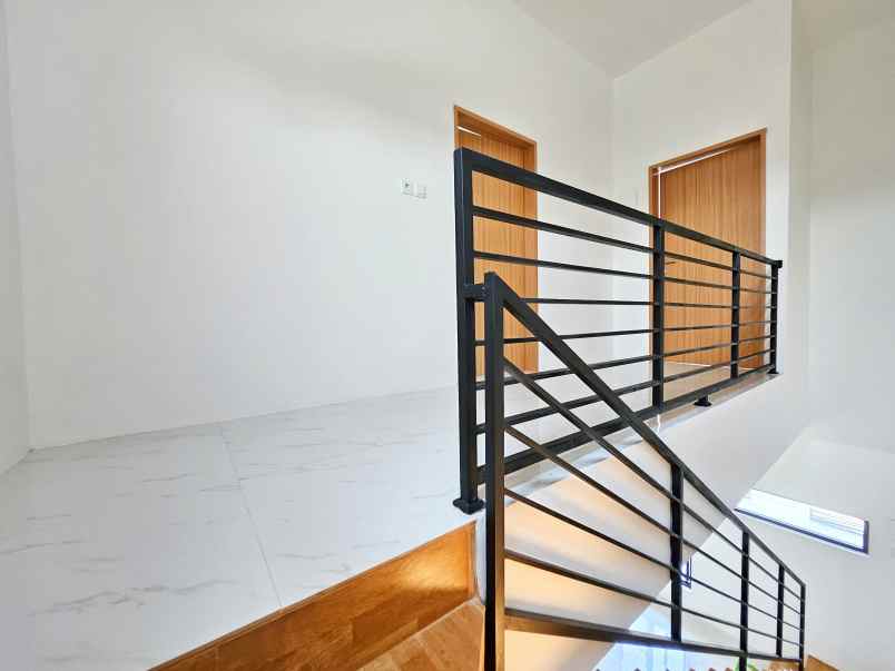 dijual rumah harapan indah