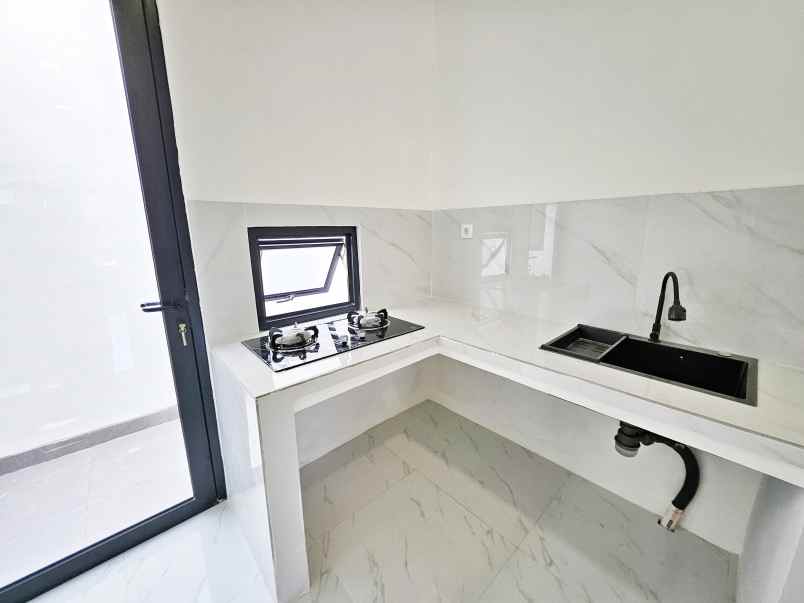 dijual rumah harapan indah