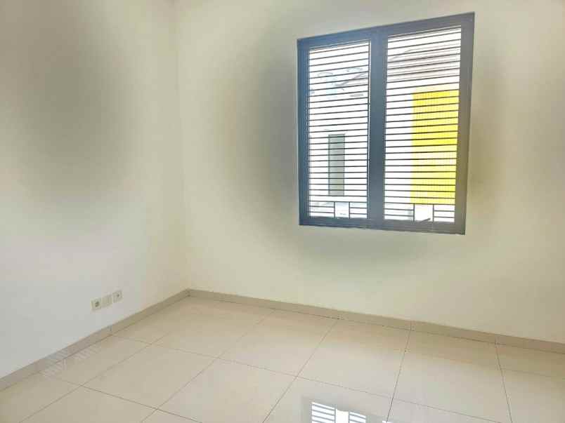 dijual rumah harapan indah cluster arana