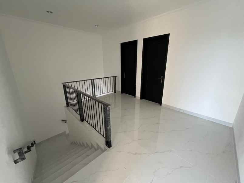 dijual rumah hook villa pasir putih 5 pik2 type walnut