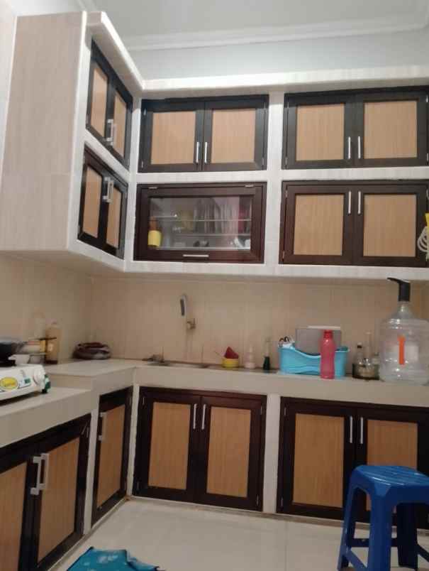 dijual rumah jakasetia
