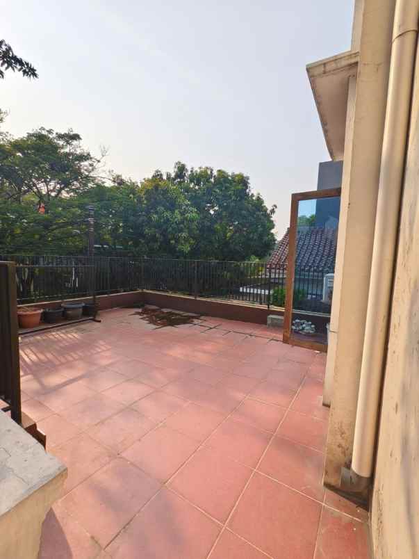 dijual rumah jakasetia