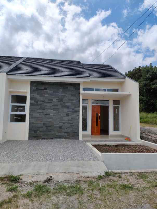 dijual rumah jalan ciguruwik desa