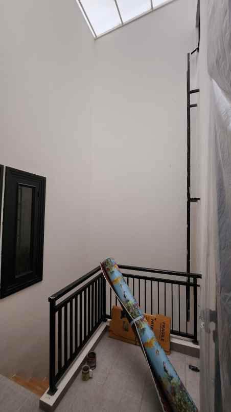 dijual rumah jalan citraland utamq