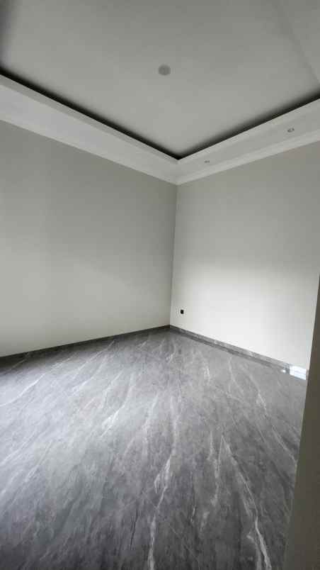 dijual rumah jalan citraland utamq