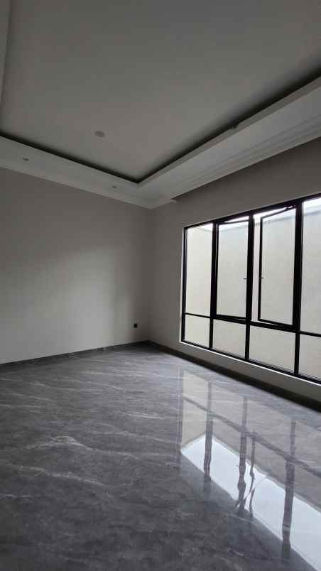 dijual rumah jalan citraland utamq