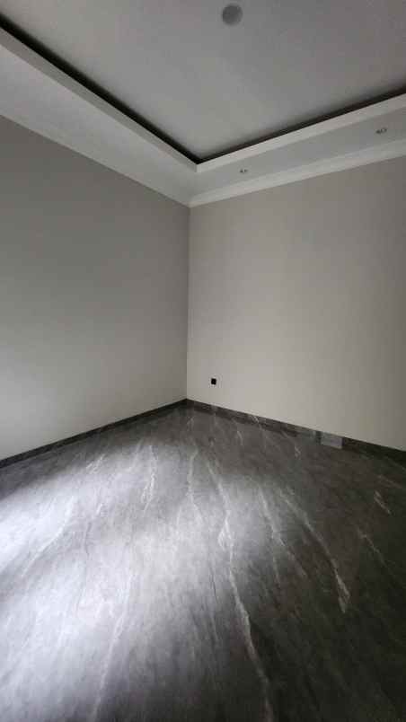 dijual rumah jalan citraland utamq