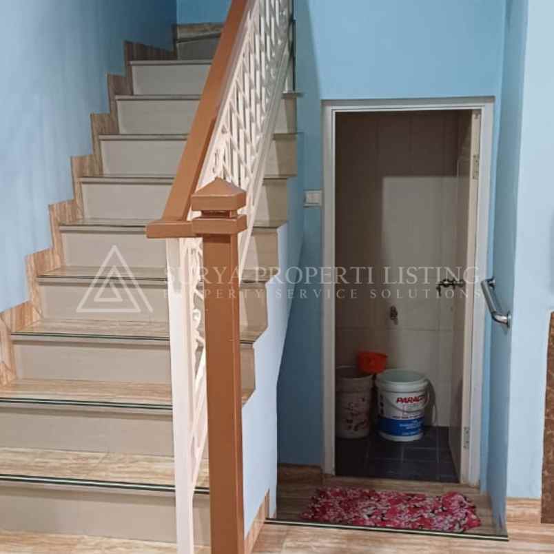 dijual rumah jalan graha metropolitan