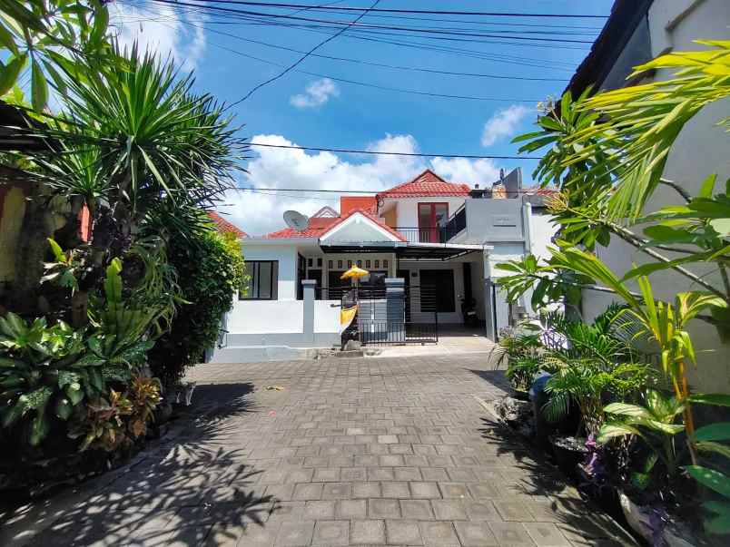 dijual rumah jalan gunung soputan