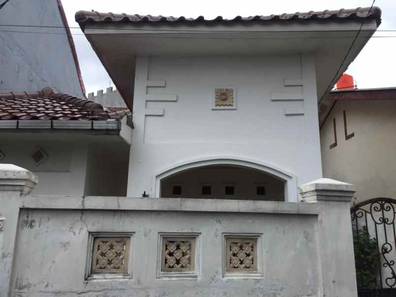 dijual rumah jalan mawar kampung ambon