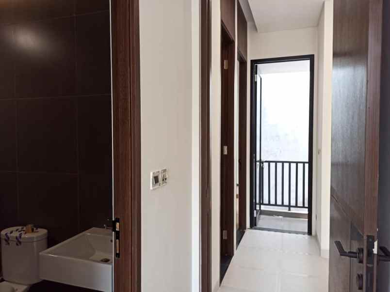 dijual rumah jalan nangka vii