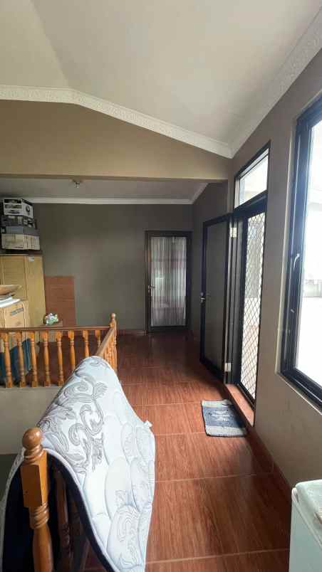 dijual rumah jalan pipit blok y duren sawit