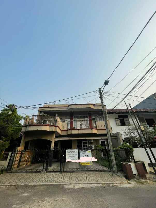 dijual rumah jalan pipit blok y duren sawit