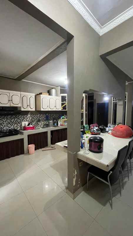 dijual rumah jalan pipit blok y duren sawit