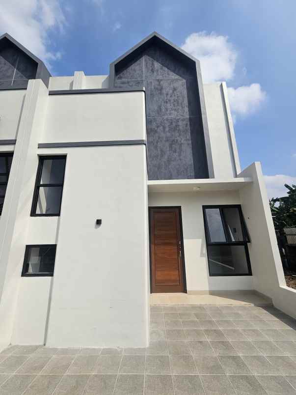 dijual rumah jalan raya kelurahan