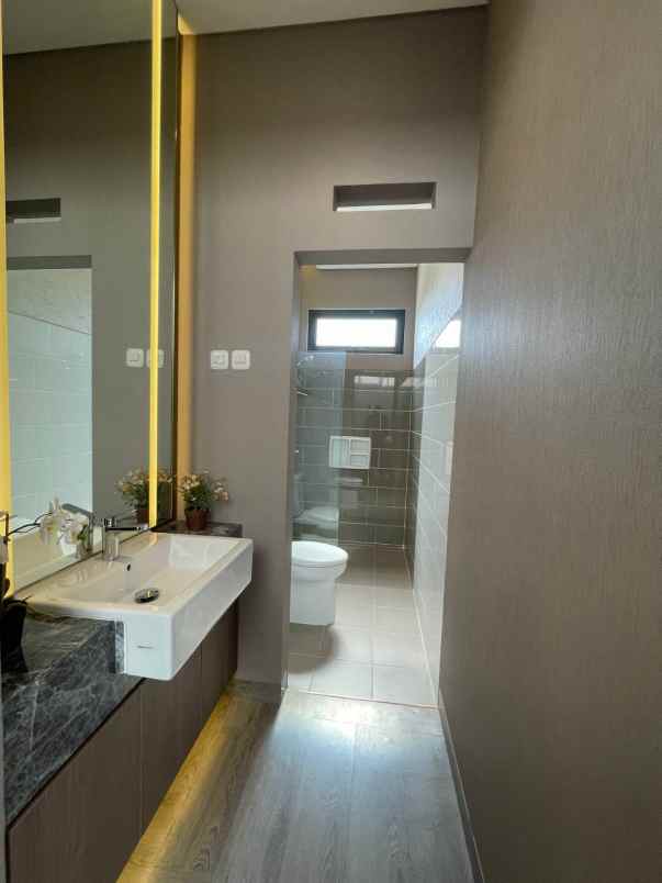 dijual rumah jalan raya pahlawan rempoa