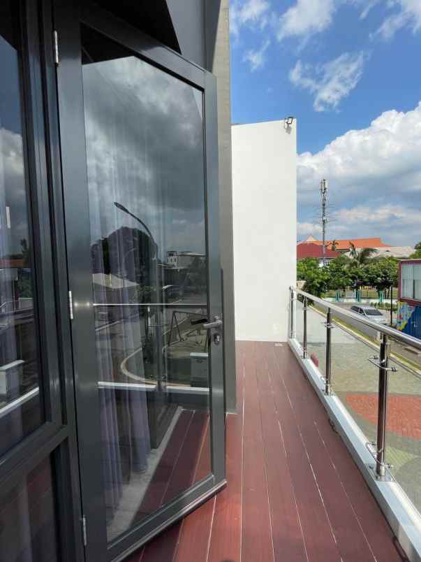 dijual rumah jalan raya pahlawan rempoa