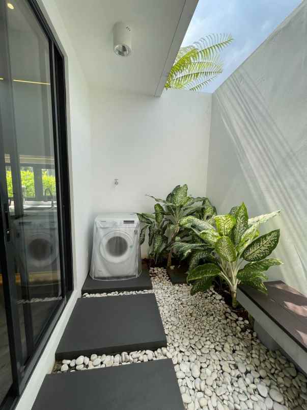 dijual rumah jalan raya pahlawan rempoa