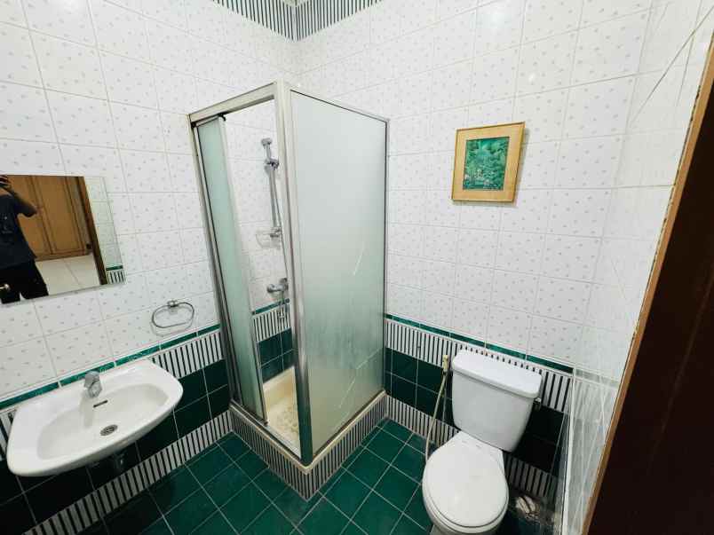 dijual rumah jalan terusan hang lekir